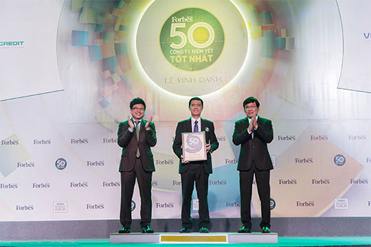 Lần thứ 6 liên tiếp, Đất Xanh xuất sắc được vinh danh Top 50 công ty niêm yết tốt nhất Việt Nam