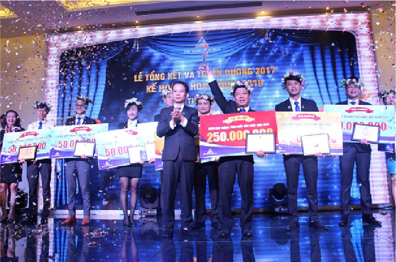 Đất Xanh Miền Nam tổ chức Lễ tổng kết, vinh danh và Year end party 2017