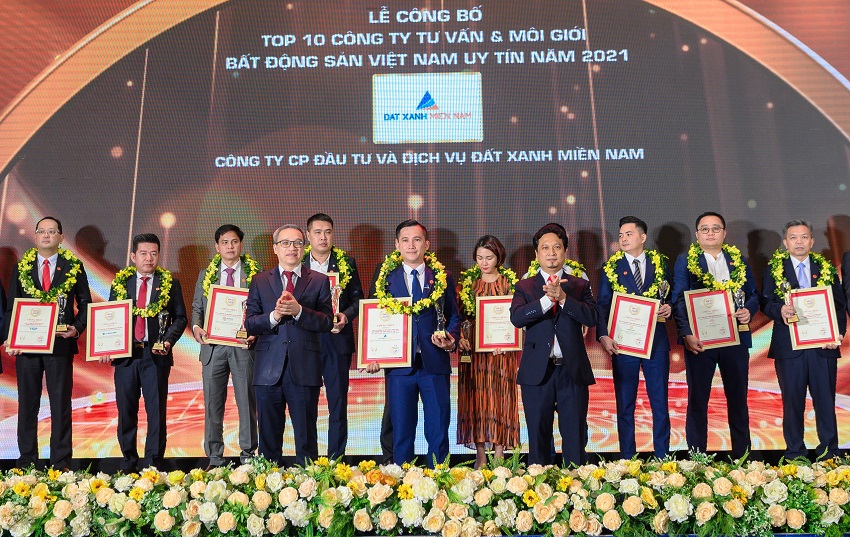 Đất Xanh Miền Nam vinh dự nhận giải thưởng Top 10 công ty tư vấn và môi giới BĐS Việt Nam uy tín năm 2021